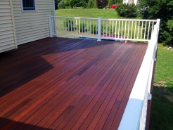 mahogany-deck-after-staining